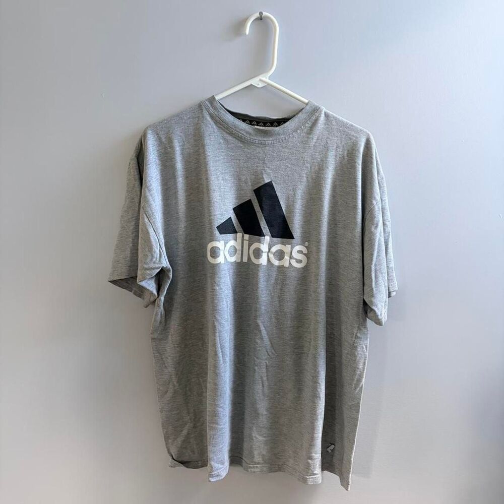 Vintage 90’s Adidas grey cotton t-shirt with bold logo Size L #adidas #athletic